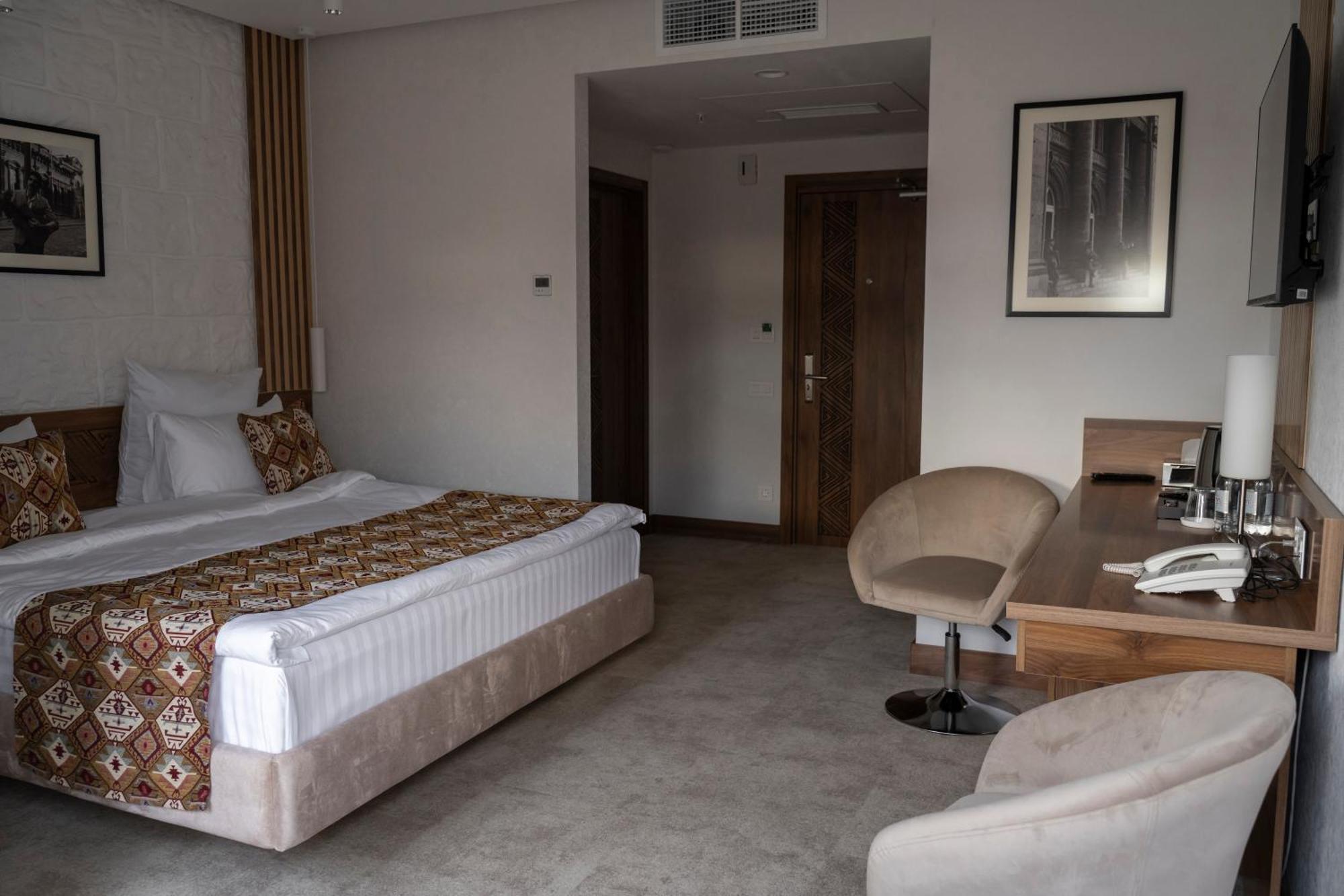 Jazz Hotel Gyumri Esterno foto