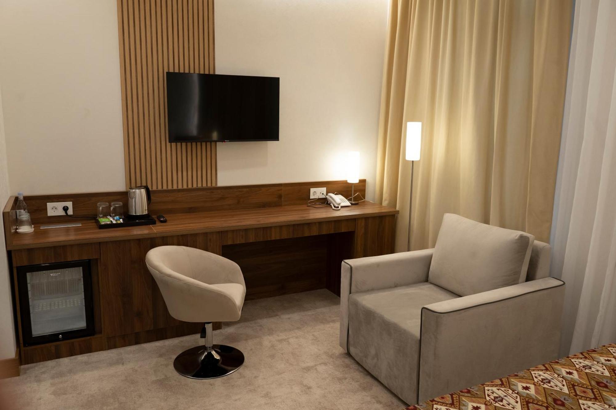 Jazz Hotel Gyumri Esterno foto